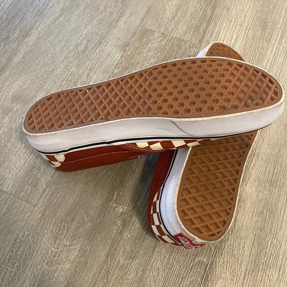 Vans - Picture 3 of 3